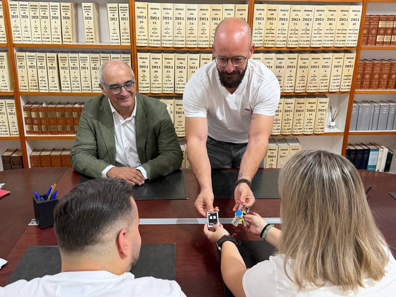 Imagen de la noticia: Avanza El Puerto entrega las llaves de una nueva vivienda protegida a una familia portuense (Vivienda)