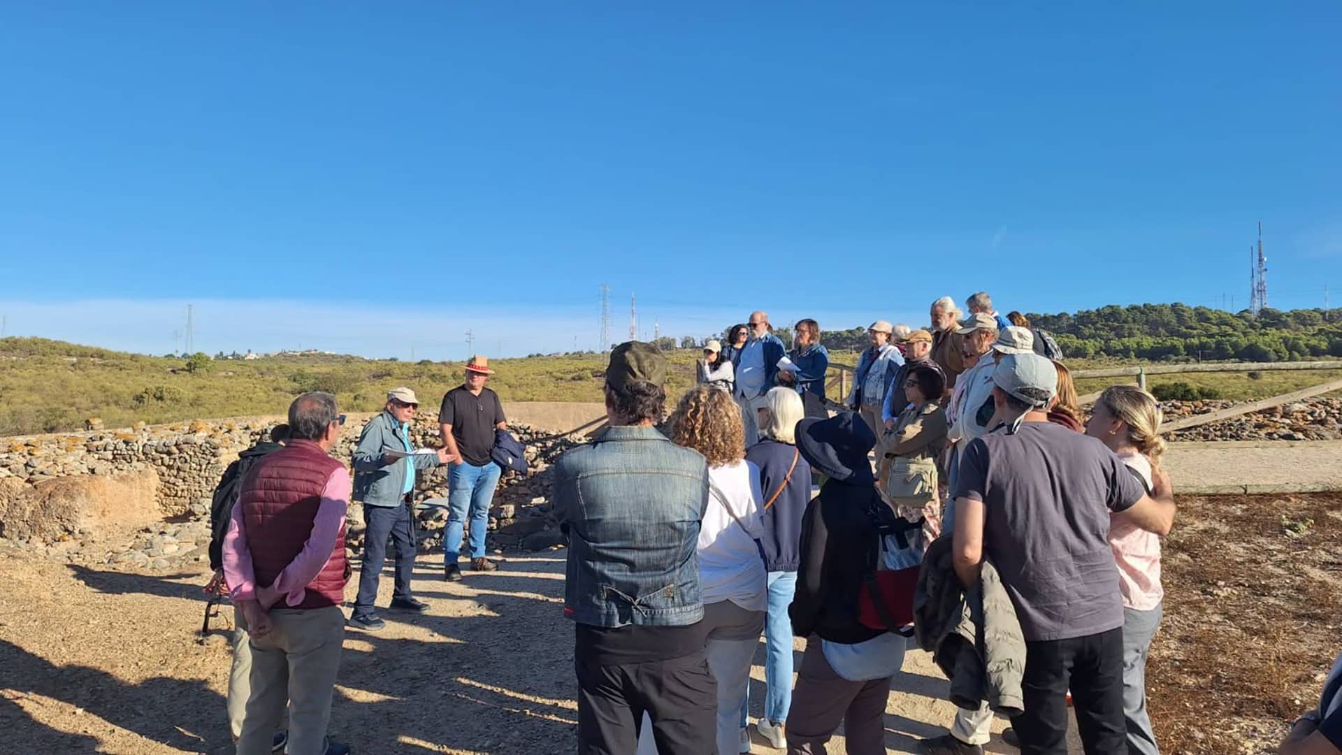 Imagen de la noticia: Doña Blanca y las Canteras de San Cristóbal reciben la visita de una asociación nacional de defensa del patrimonio (Cultura)