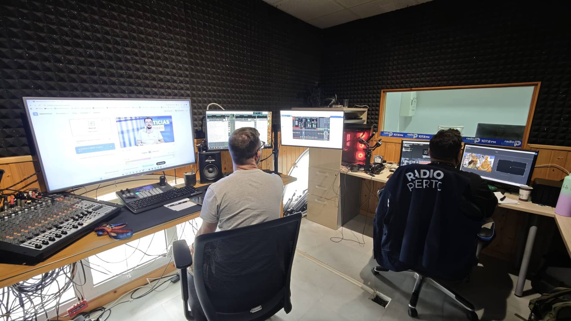 Imagen de la noticia: Radio Puerto eleva su audiencia mensual hasta 27.361 personas sumando 1.268 nuevos oyentes (Empresas Municipales)