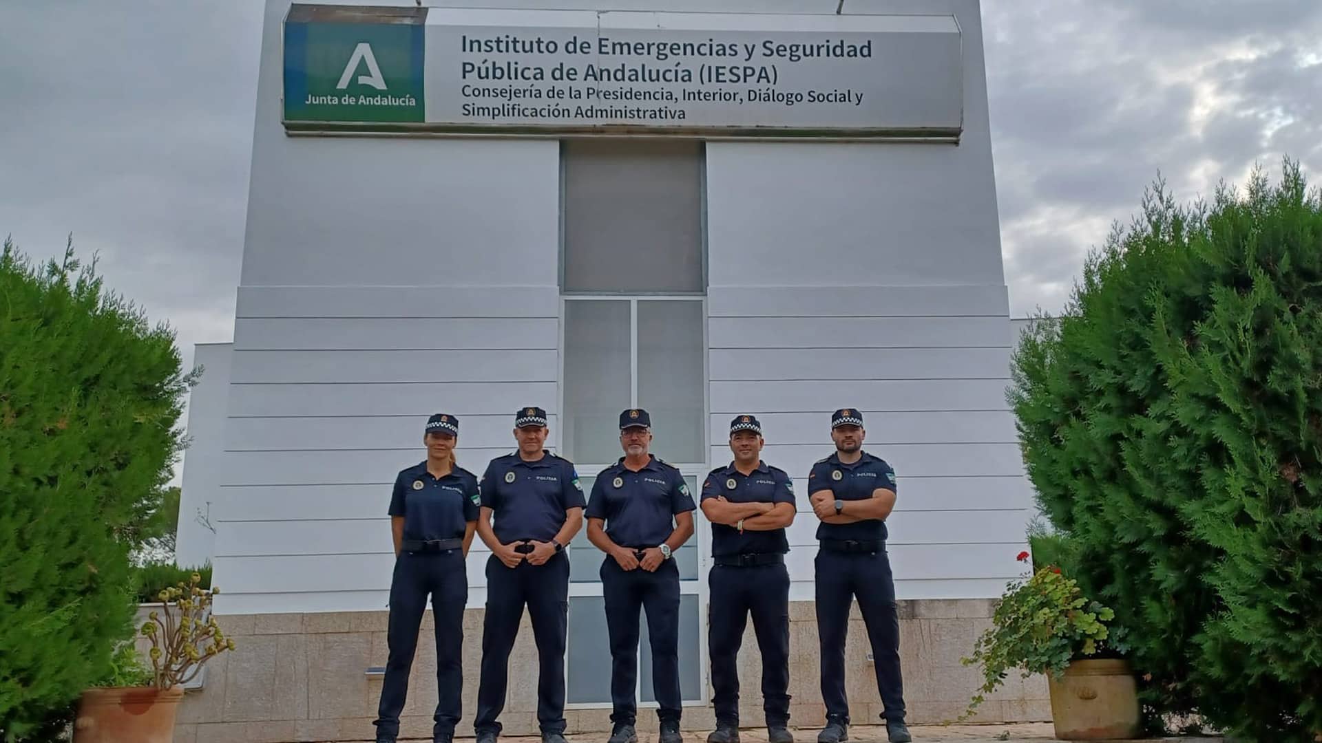 Imagen de la noticia: La Policía Local refuerza su estructura de mando con la formación de cinco agentes (Seguridad)