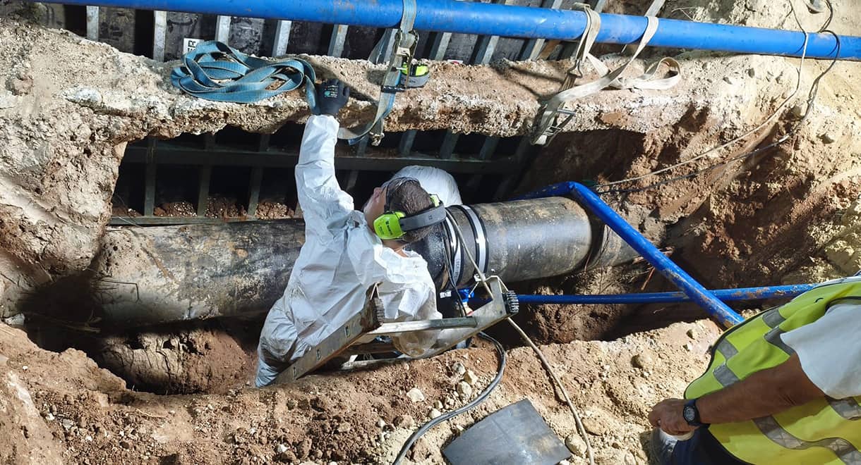Imagen de la noticia: Apemsa trabaja de noche en la Cañada del Verdugo para reducir molestias y garantizar el abastecimiento de una nueva urbanización (Empresas Municipales)