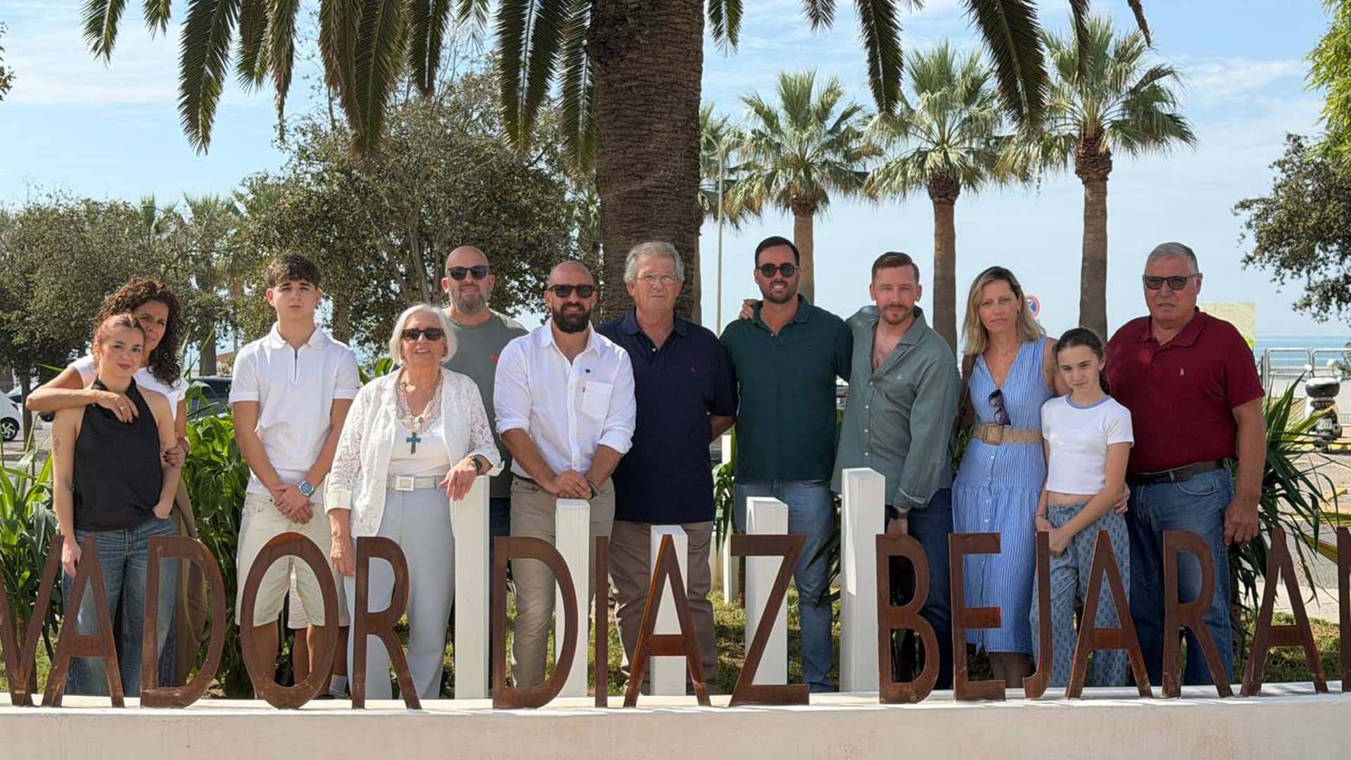 Imagen de la noticia: El alcalde inaugura la rotonda de las Redes dedicada a Salvador Díaz Bejarano (Actualidad)