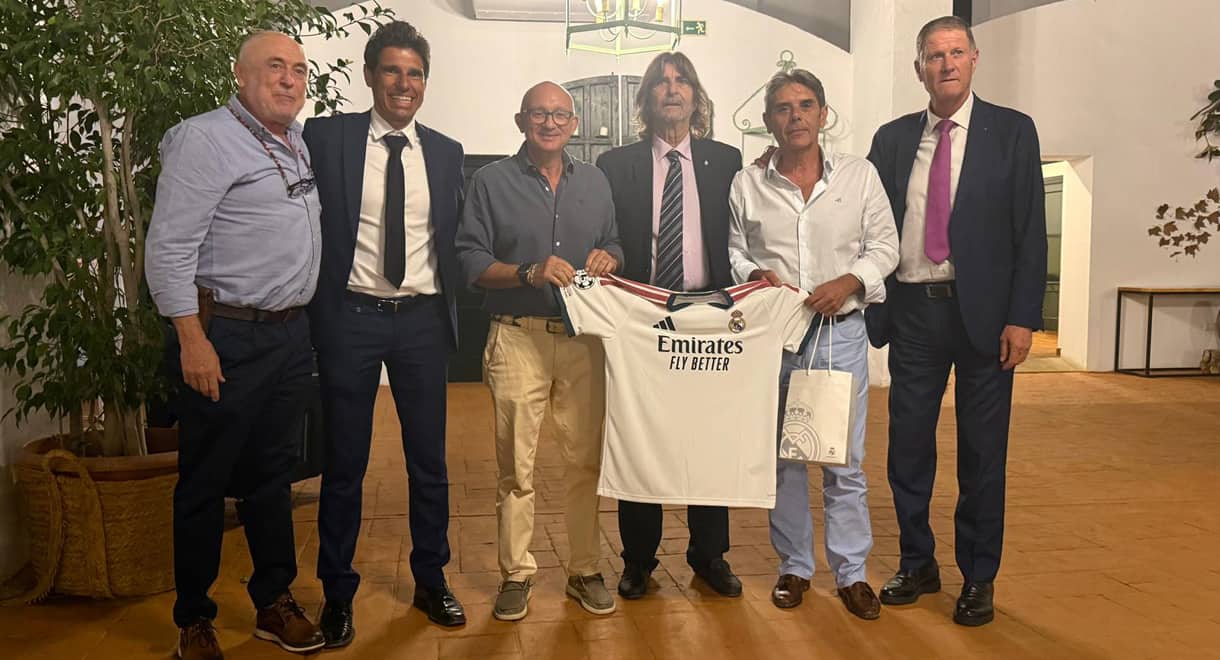 Imagen de la noticia: La Peña Madridista Portuense y la Asociación de Amigos de los Patios celebraron su Cena de Verano (Deportes)
