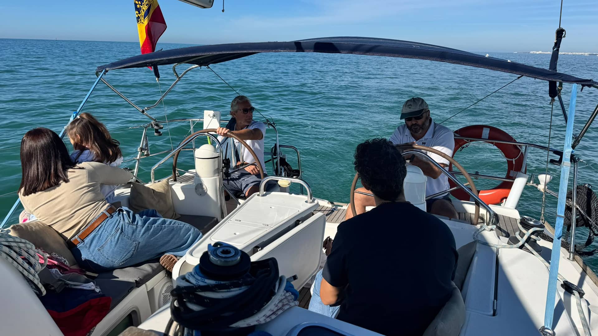 Imagen de la noticia: Puerto Sherry y Discakids comparten un día de mar y solidaridad con más de 50 familias (Solidaridad)