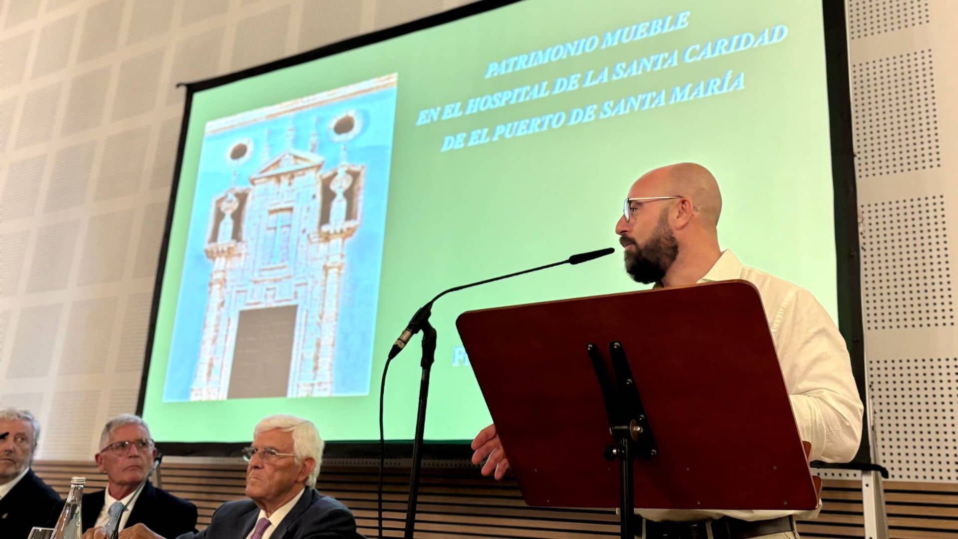 Imagen de la noticia: La rehabilitación del Hospital San Juan de Dios cobra protagonismo en la presentación del libro de González Luque (Patrimonio)