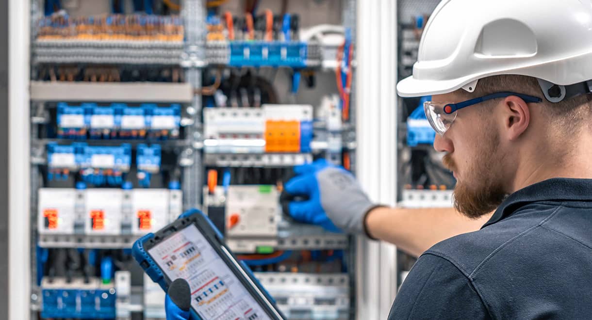 Imagen de la noticia: El Ayuntamiento ahorrará cerca de 168.000 euros al año con la optimización inteligente de sus suministros eléctricos (Nuevas Tecnologías)